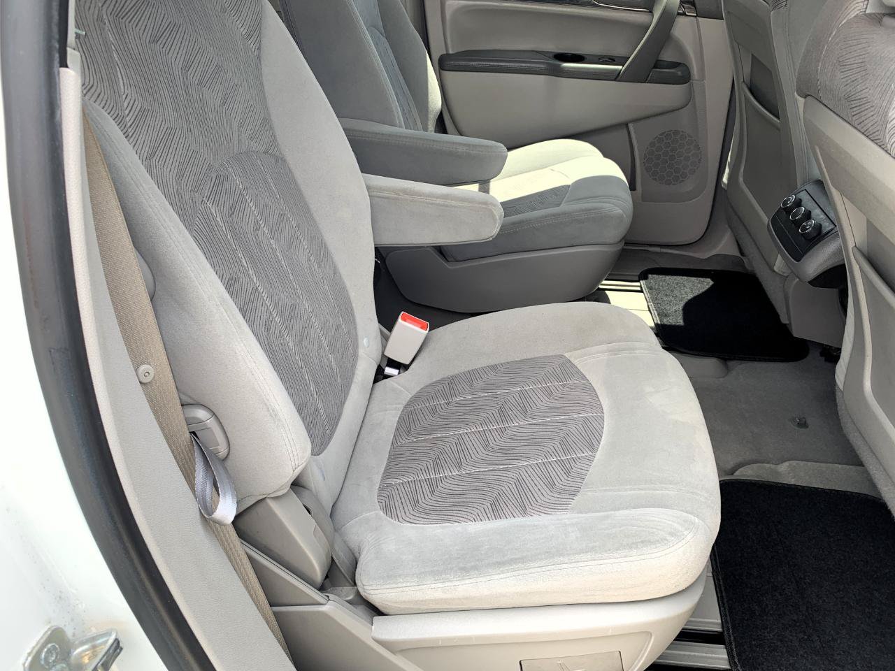 Used 2014 Buick Enclave Convenience FWD image 38