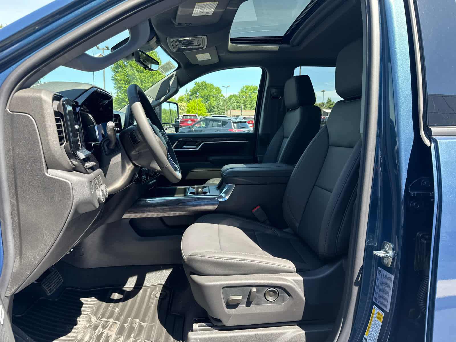 New 2026 Chevrolet Silverado 3500 LTZ w/ LTZ Plus Package AWD/4WD image 17