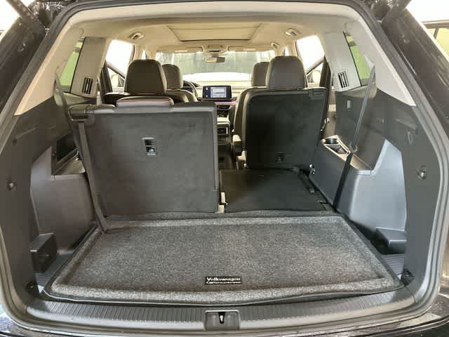 Used 2025 Volkswagen Atlas Peak Edition SE AWD/4WD image 26