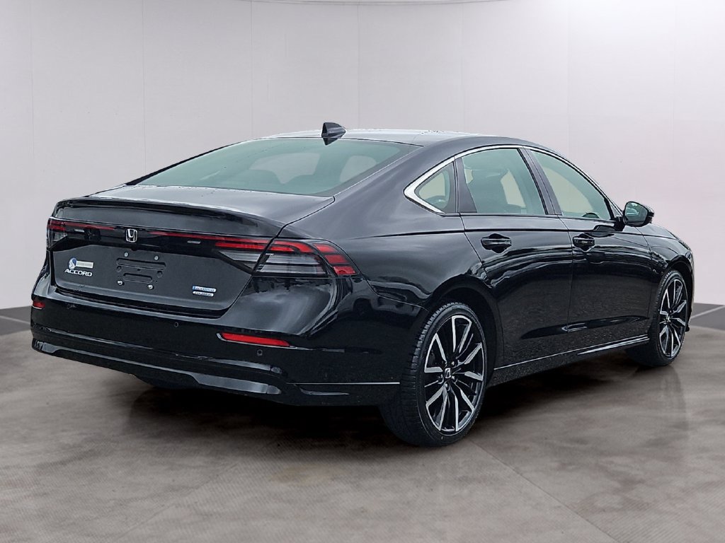 Certified 2024 Honda Accord Touring image 4