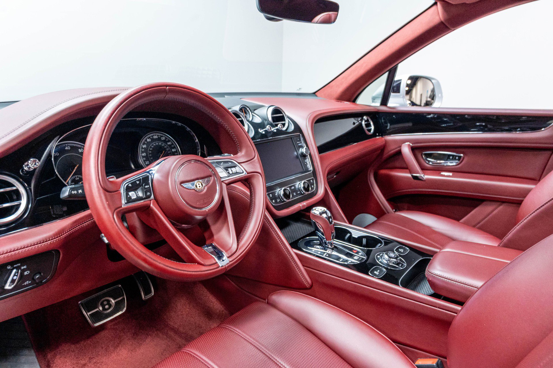 Used 2020 Bentley Bentayga AWD/4WD image 9