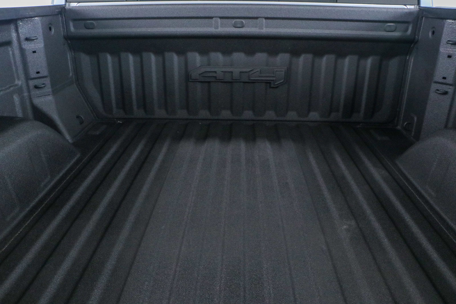 Used 2024 GMC Sierra 1500 AT4 w/ Technology Package image 32