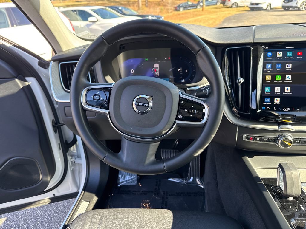Certified 2025 Volvo XC60 B5 Plus image 17