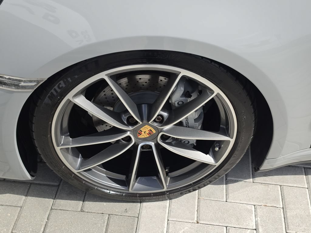 Used 2021 Porsche 911 Carrera image 8