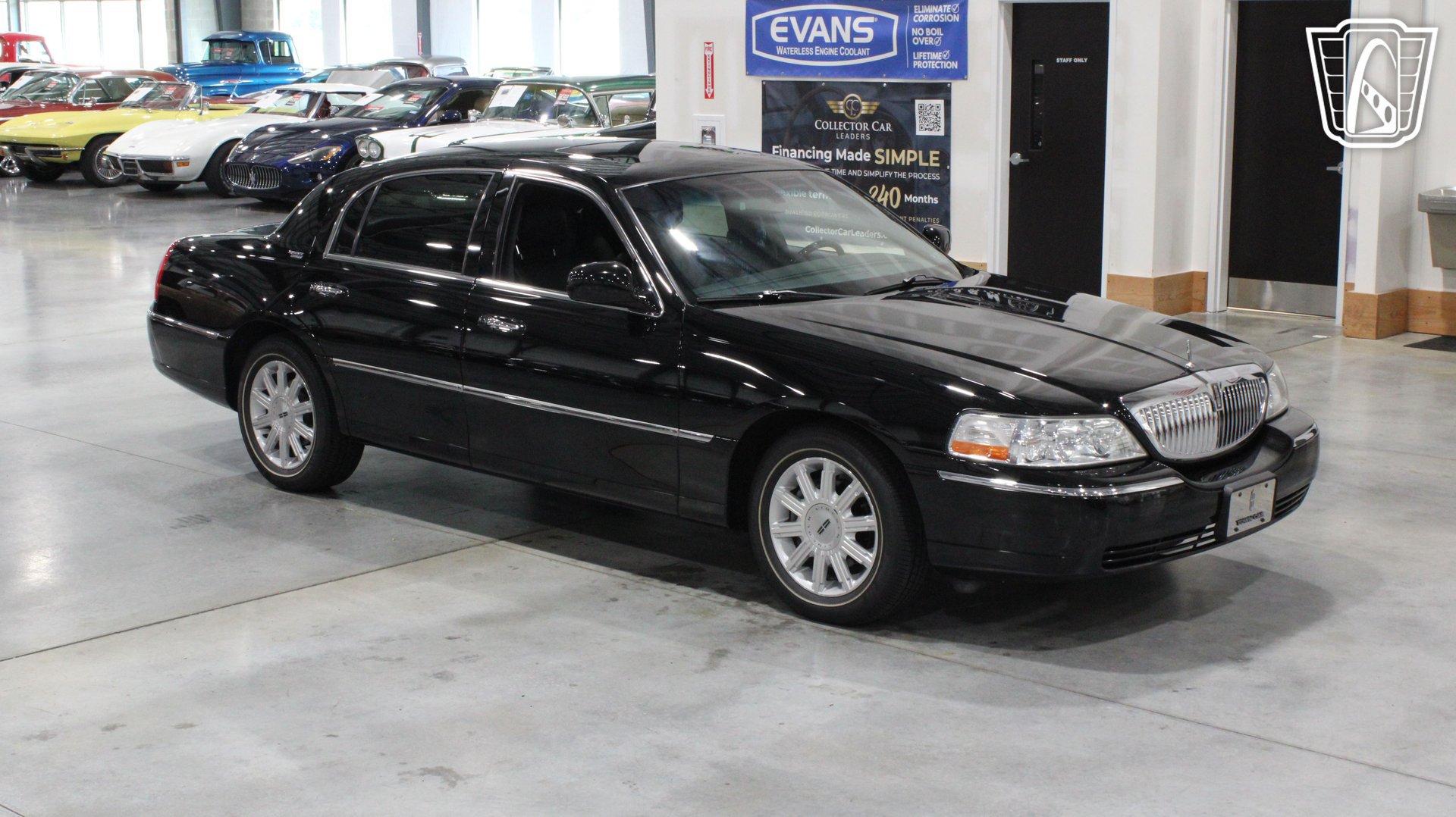 Used 2006 Lincoln Town Car Signature Limited RWD image 38