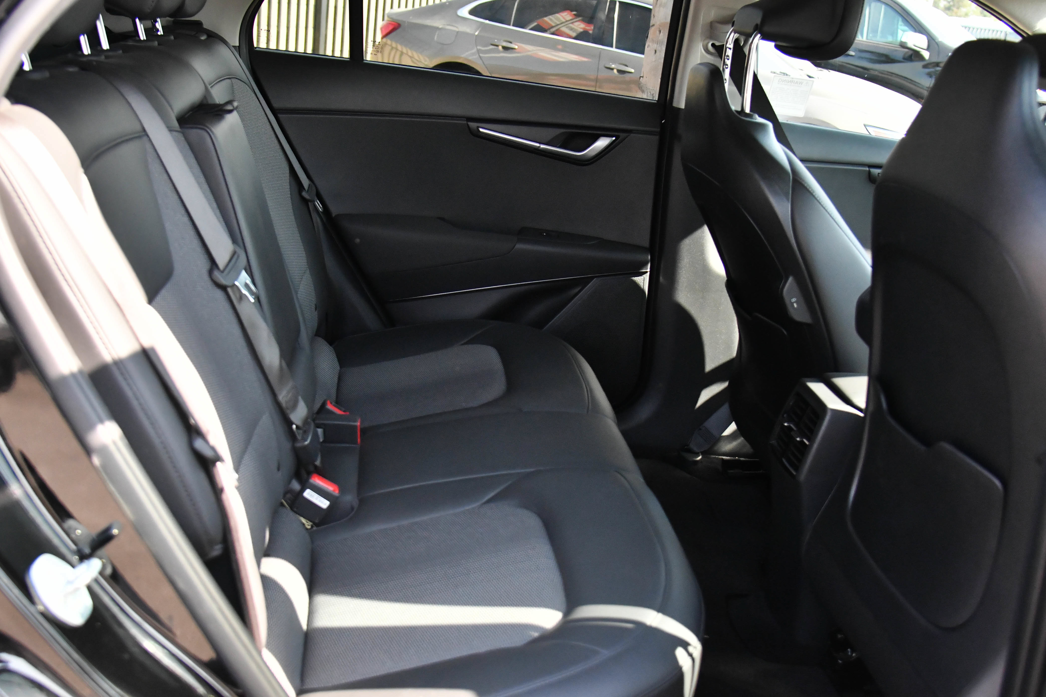 Used 2025 Kia Niro Wind FWD image 44