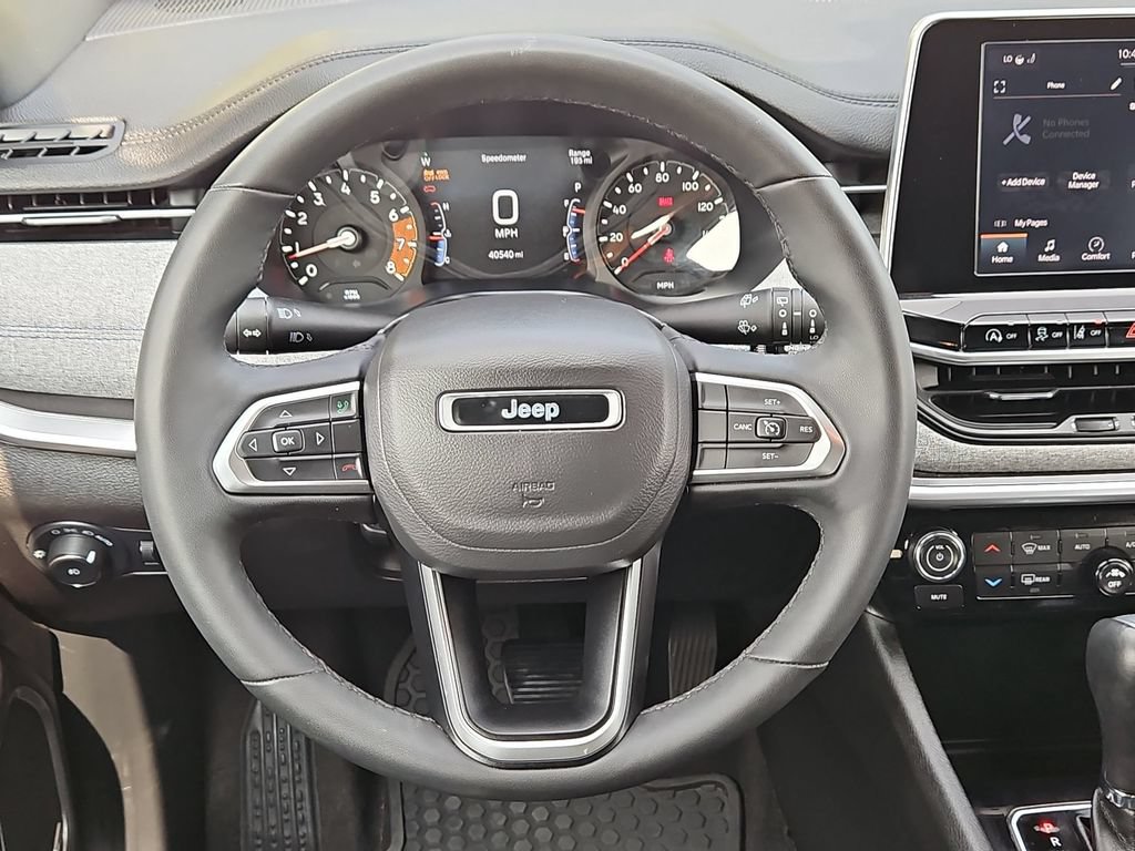 Used 2025 Jeep Compass Latitude w/ Sun & Sound Group AWD/4WD image 20