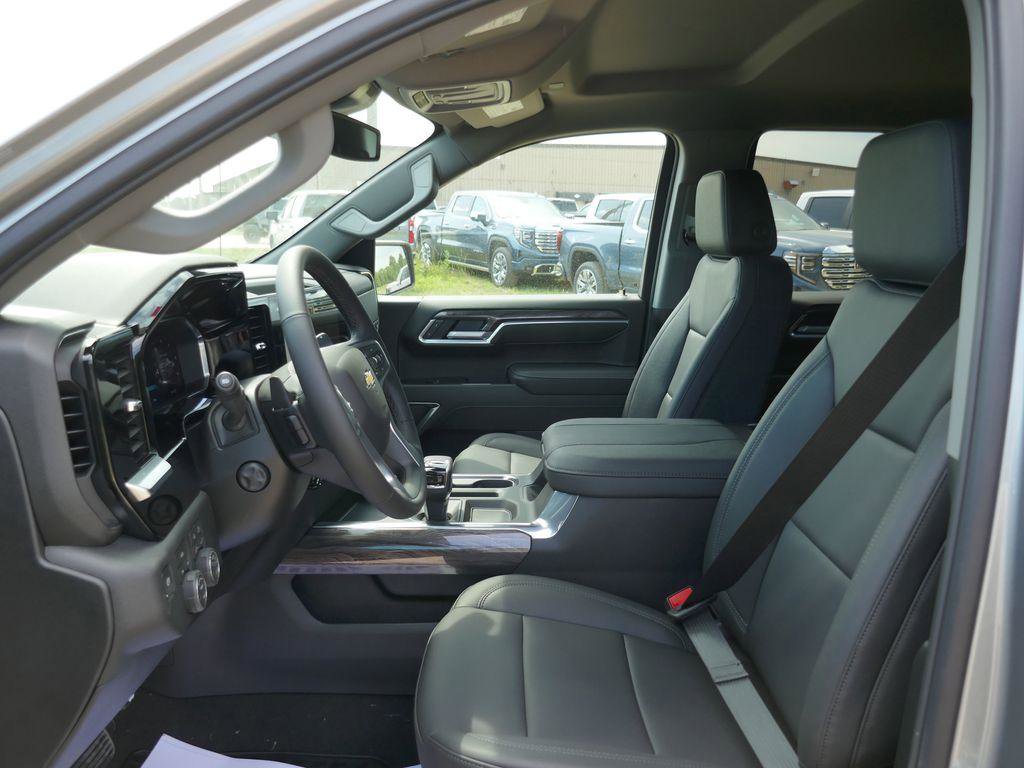 New 2026 Chevrolet Silverado 1500 LTZ AWD/4WD image 15