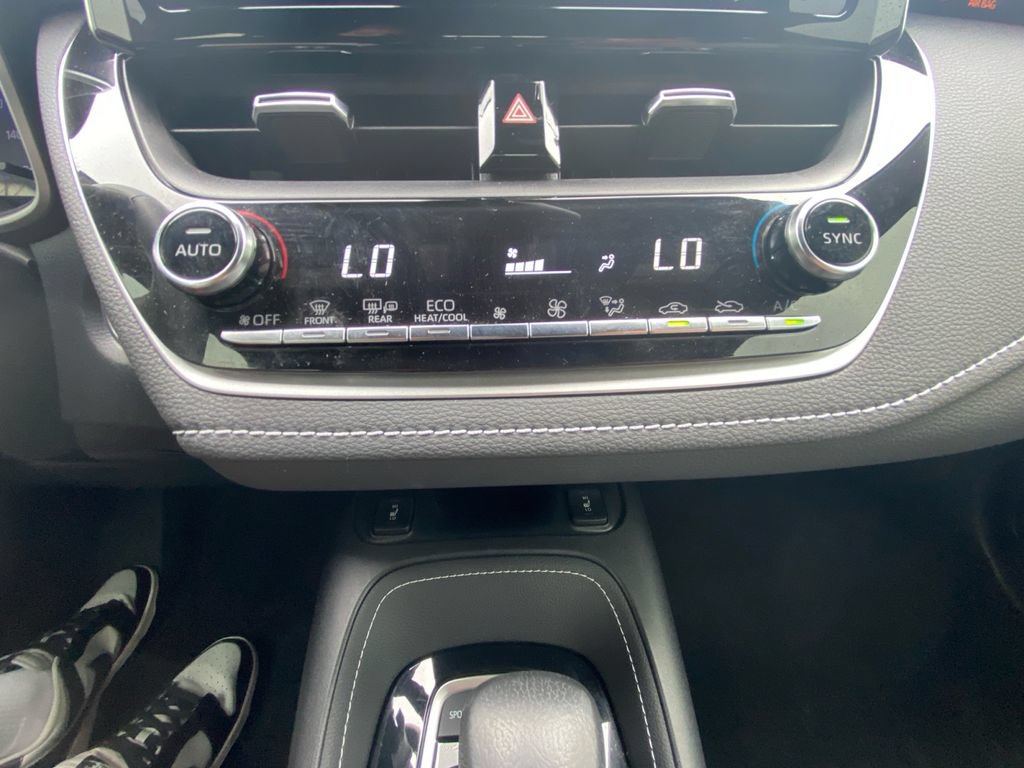 Used 2022 Toyota Corolla XSE FWD image 22