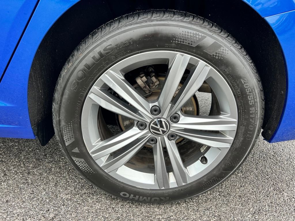 Used 2024 Volkswagen Jetta SE image 12