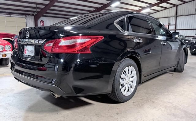 Used 2016 Nissan Altima 2.5 S w/ Power Driver Seat Package FWD image 3