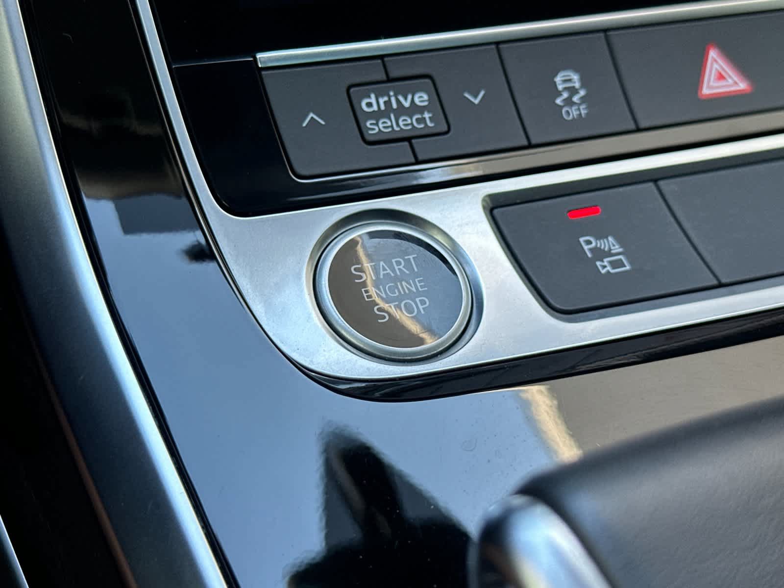 Used 2023 Audi Q8 Premium w/ Convenience Package AWD/4WD image 23
