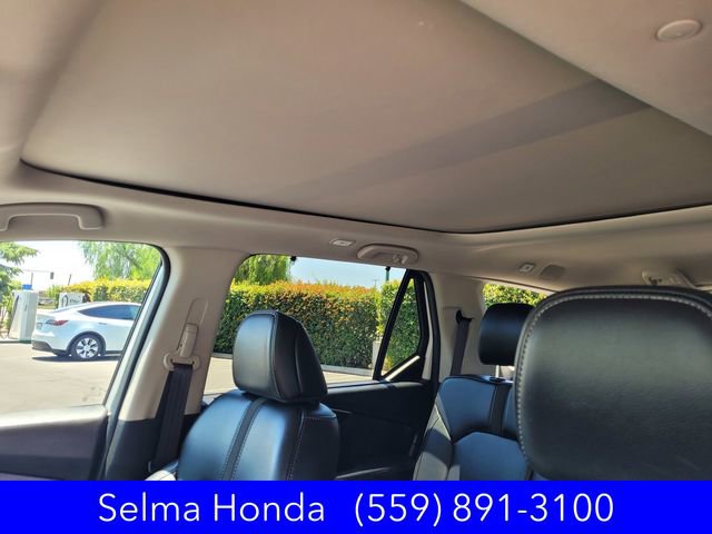 Used 2025 Honda Pilot Touring image 8