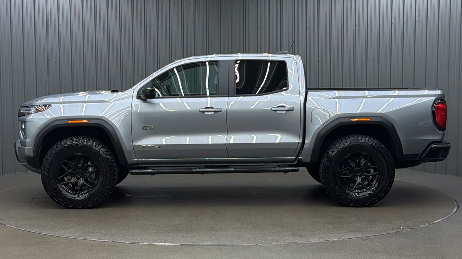 Used 2026 GMC Canyon AT4 AWD/4WD image 2