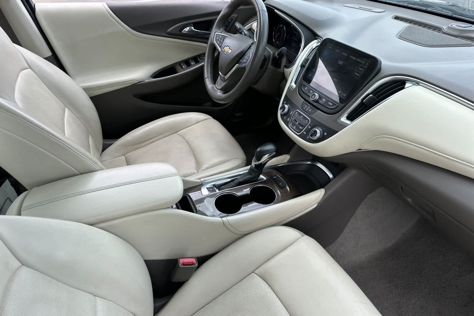 Used 2024 Chevrolet Malibu LT FWD image 16