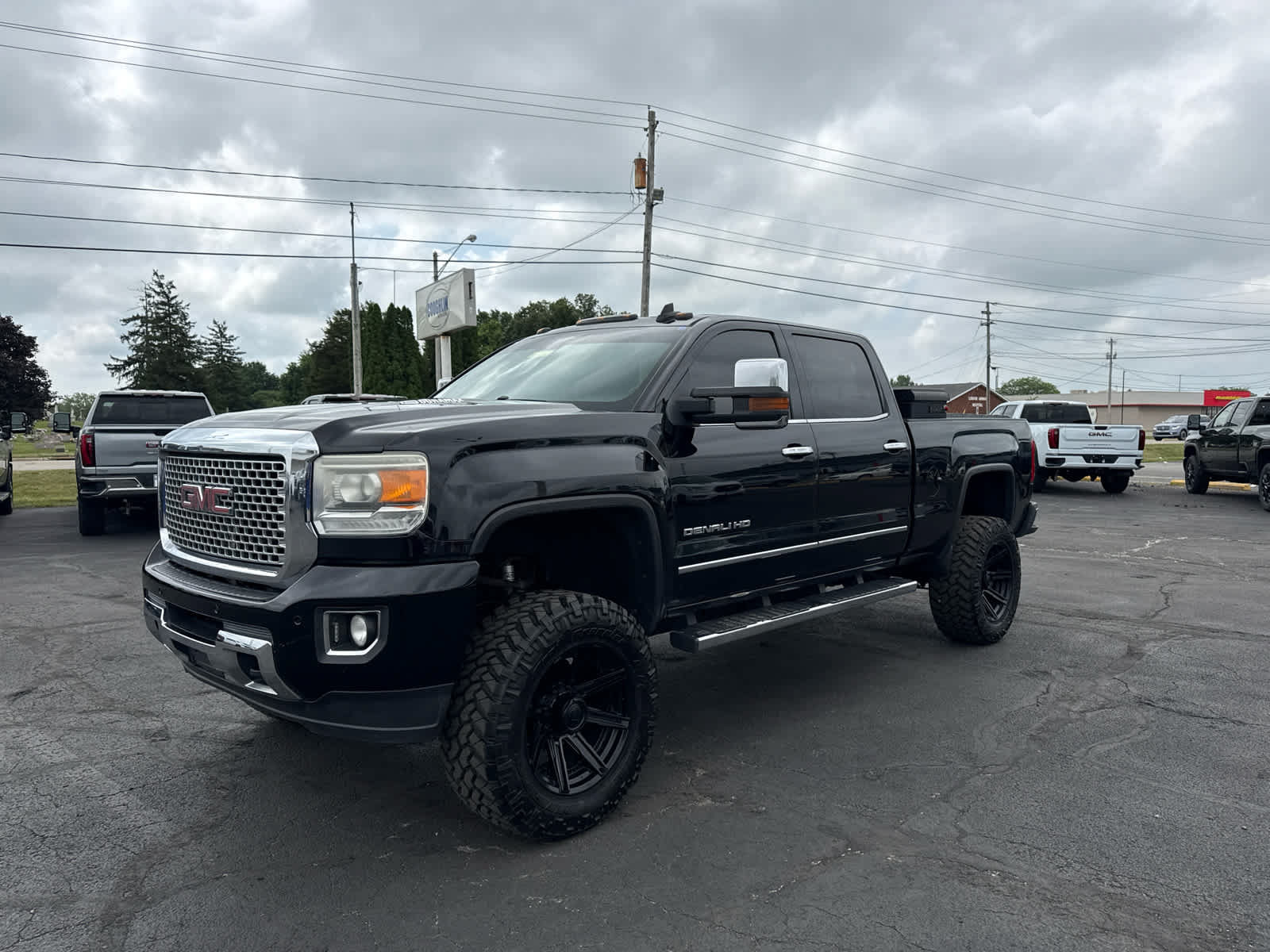 Used 2016 GMC Sierra 2500 Denali w/ Duramax Plus Package AWD/4WD image 1