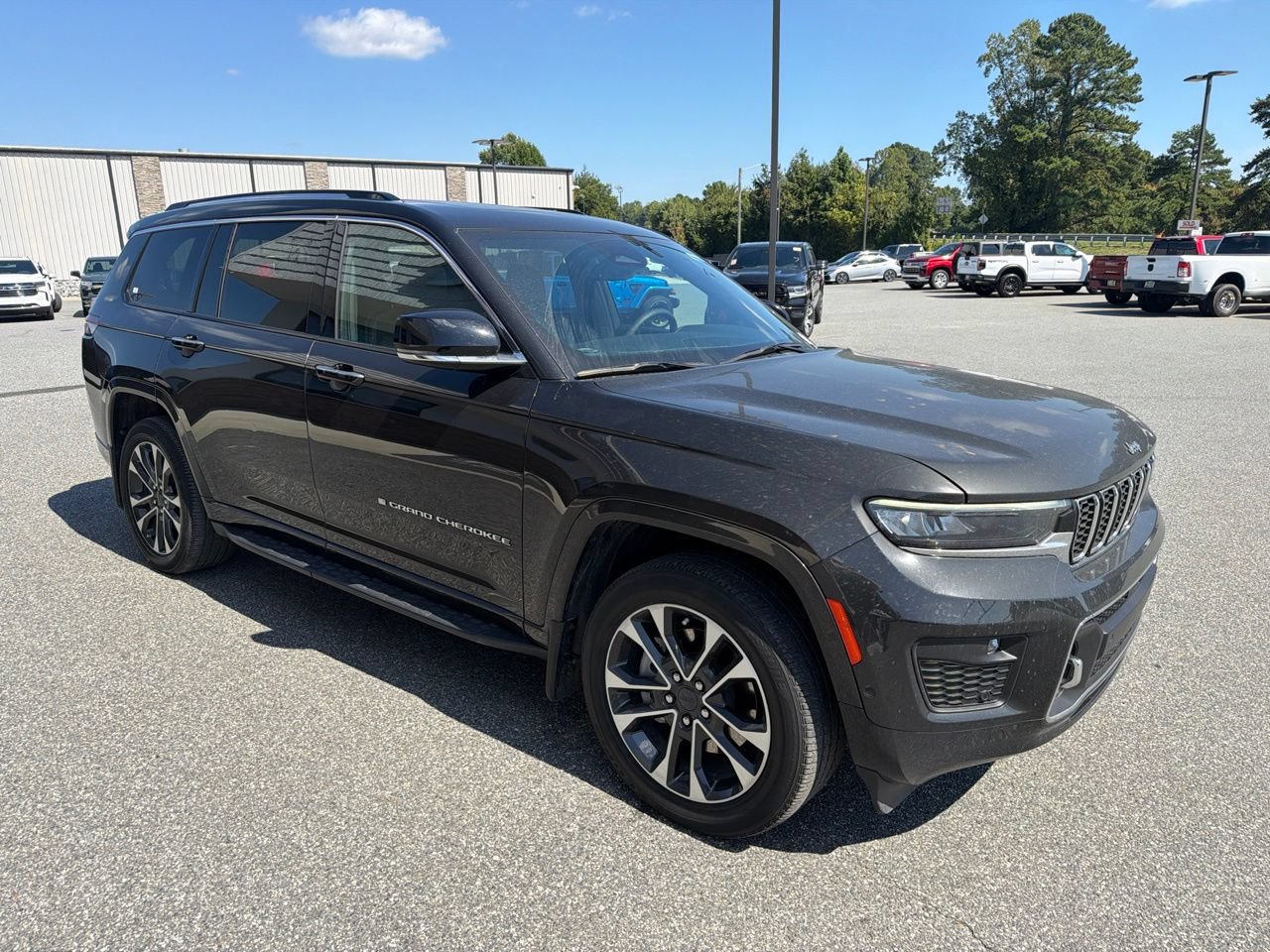 Used 2023 Jeep Grand Cherokee L Overland w/ MOPAR Finishing Package AWD/4WD image 11