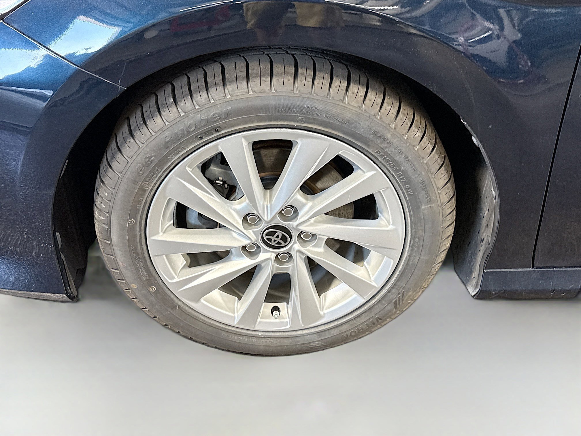 Used 2021 Toyota Camry LE image 37