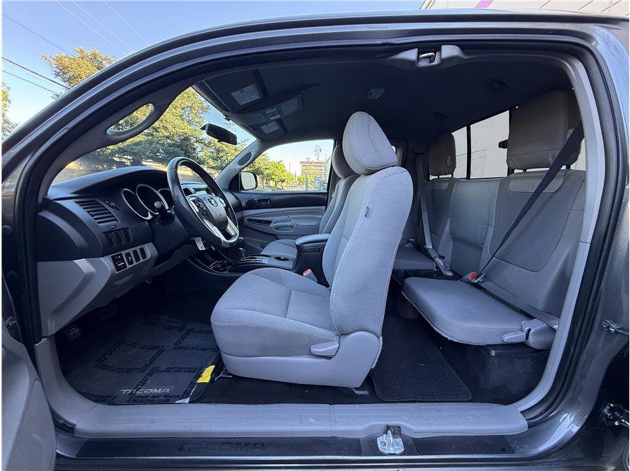 Used 2014 Toyota Tacoma 2WD Access Cab w/ Convenience Package image 18