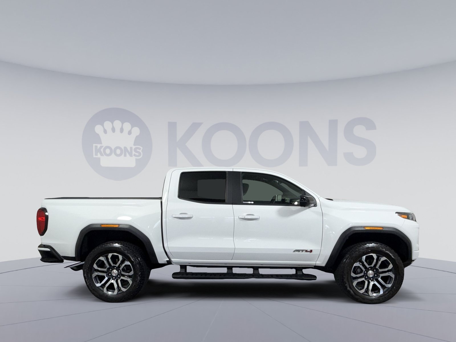 Used 2024 GMC Canyon AT4 w/ Technology Package AWD/4WD image 8