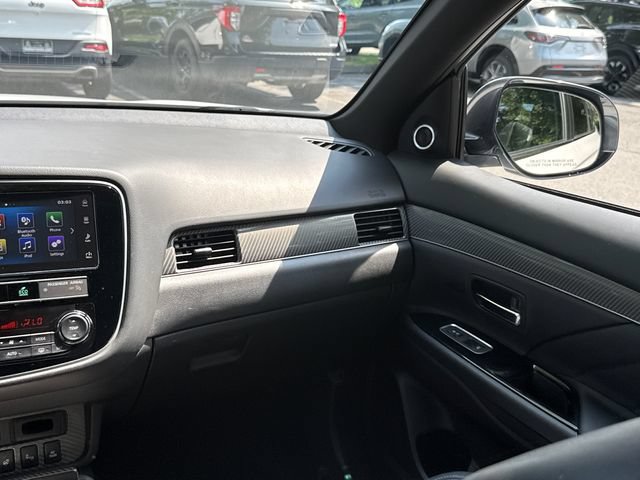 Used 2019 Mitsubishi Outlander 4WD Plug-In Hybrid image 21