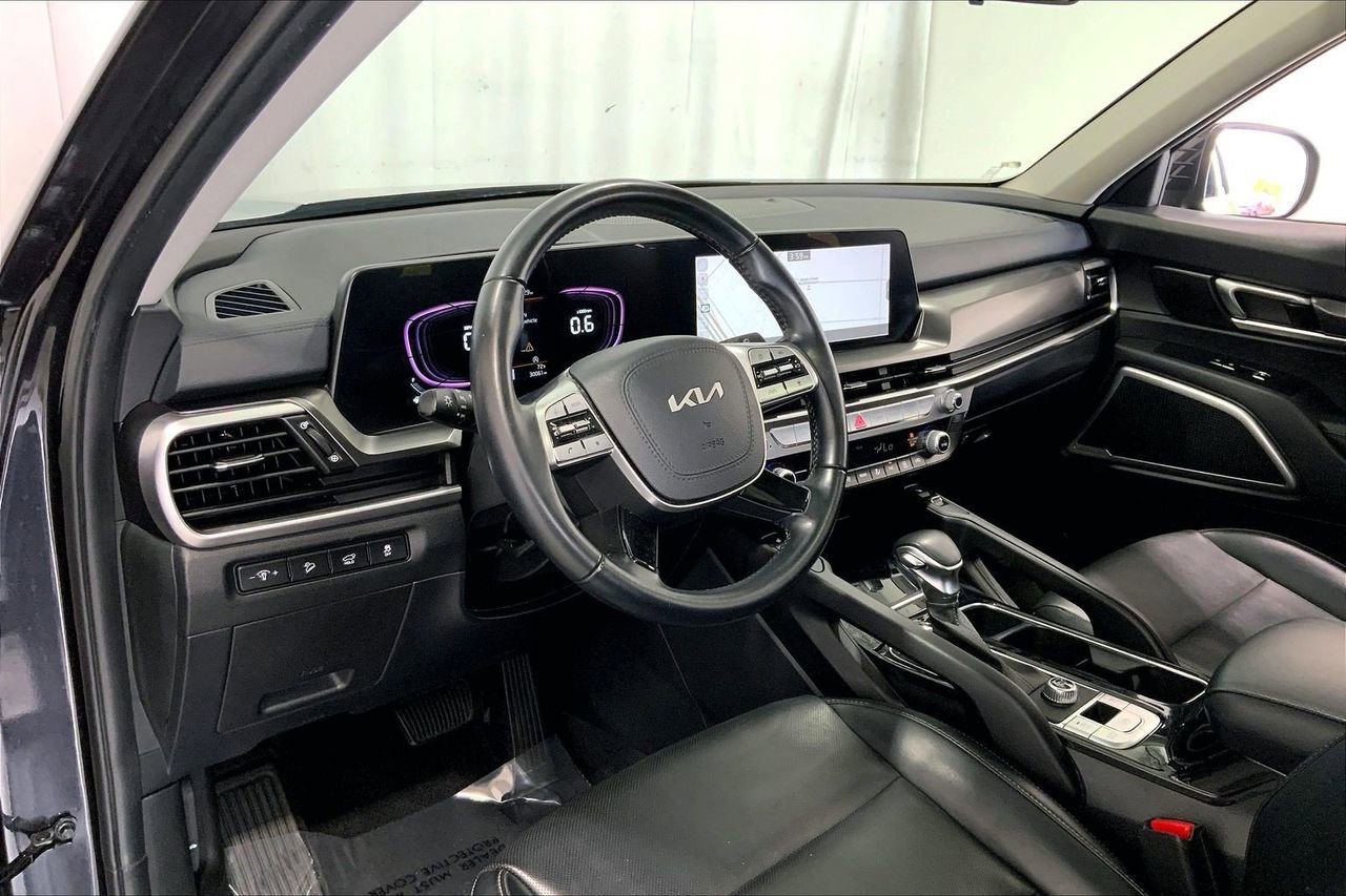 Used 2025 Kia Telluride S FWD image 13