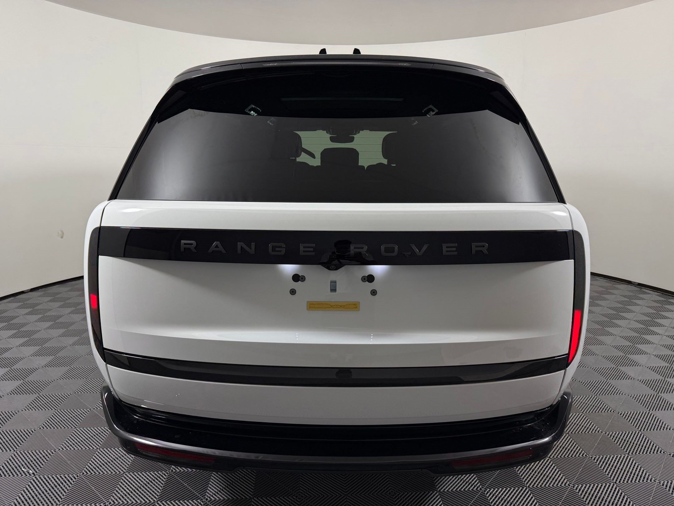 New 2026 Land Rover Range Rover Long Wheelbase SE AWD/4WD image 10
