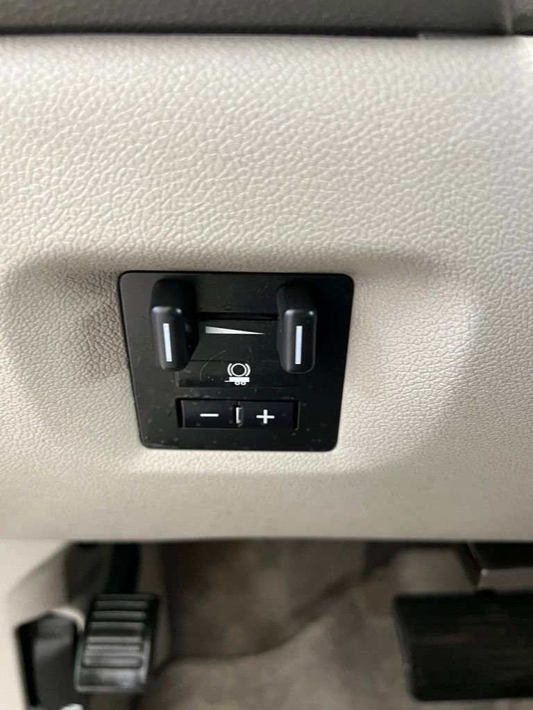 Used 2012 Chevrolet Suburban LT w/ Luxury Package image 18