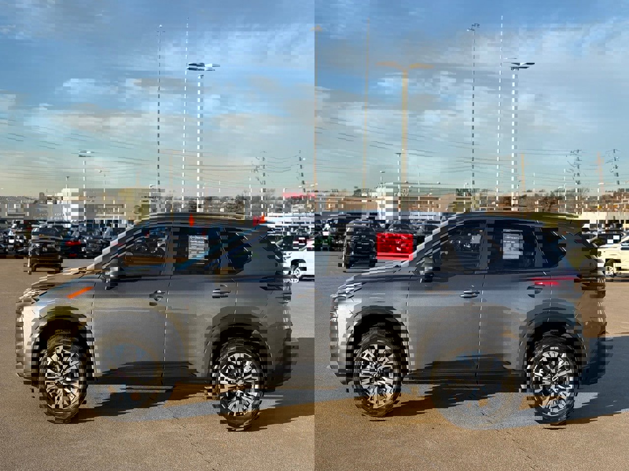 Certified 2023 Nissan Rogue SV image 4