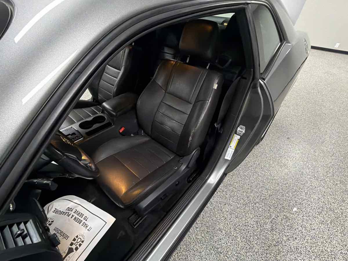 Used 2011 Dodge Challenger RWD image 12