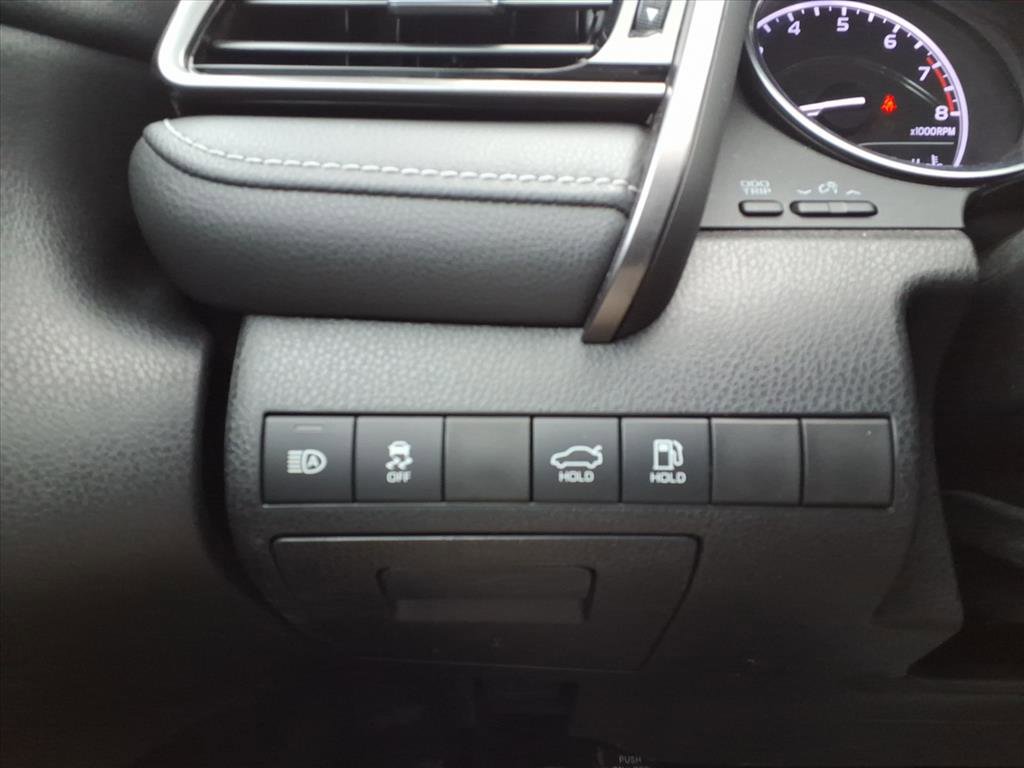 Used 2020 Toyota Camry SE image 15