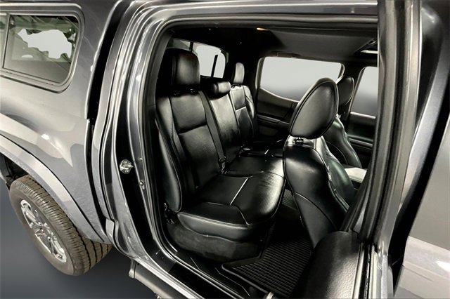 Used 2021 Toyota Tacoma Limited image 25