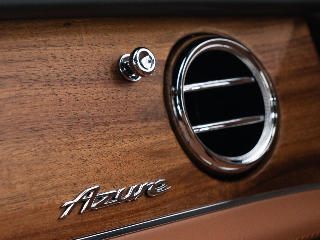 Used 2025 Bentley Bentayga Extended Wheelbase image 43