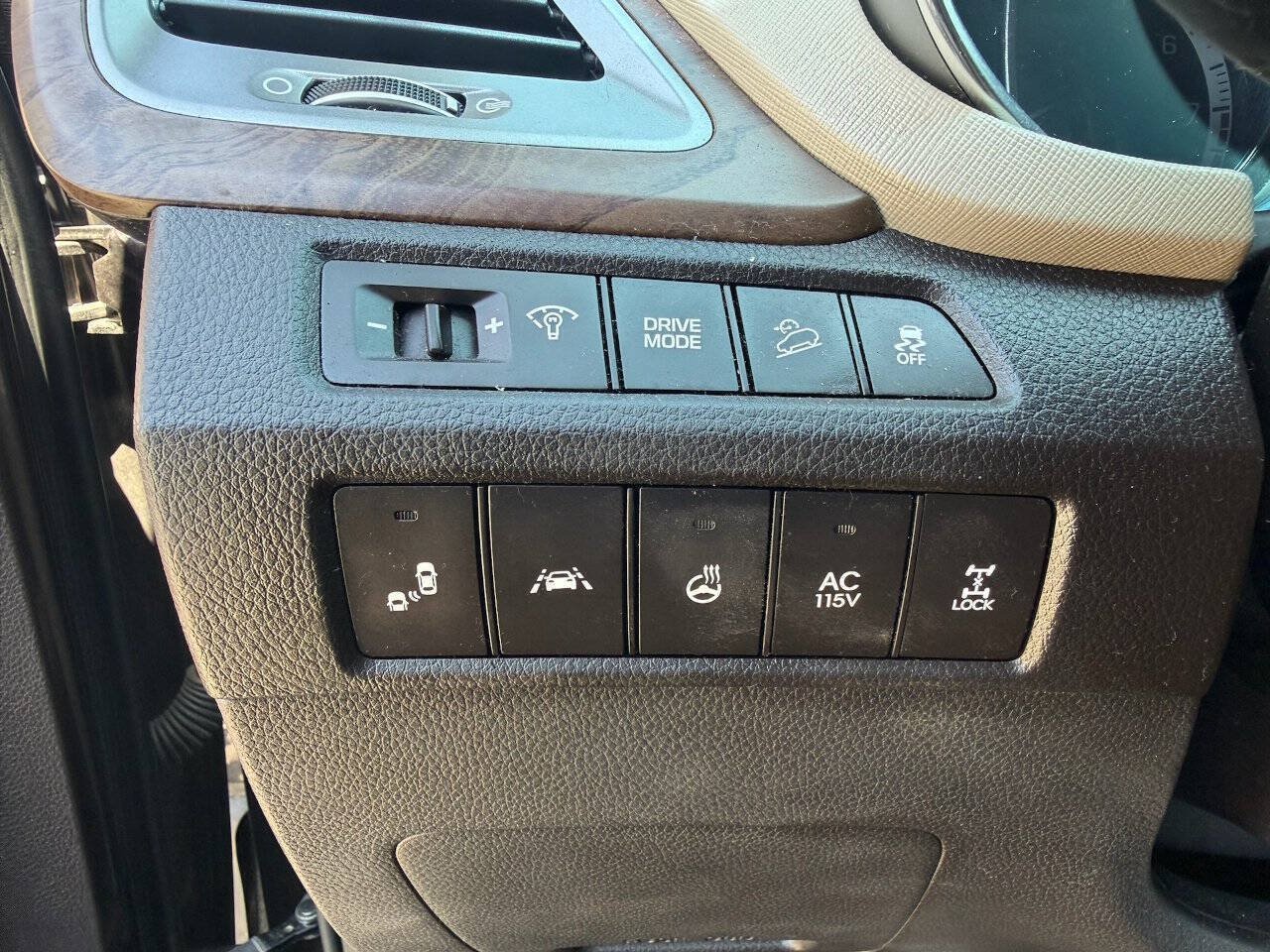 Used 2018 Hyundai Santa Fe AWD w/ SE Ultimate Tech Package 03 image 7
