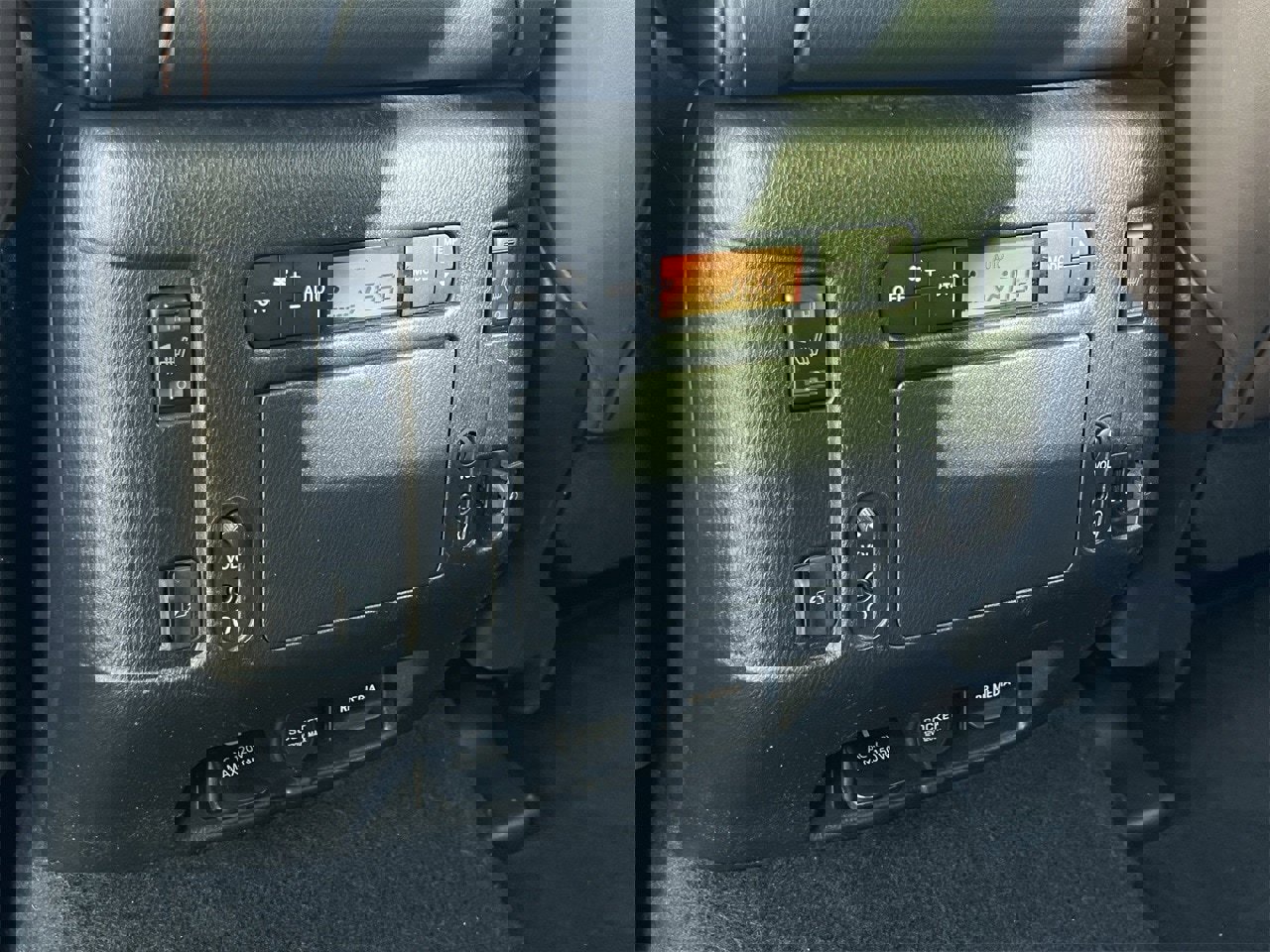 Certified 2020 Nissan Armada Platinum w/ Platinum Reserve Package image 27