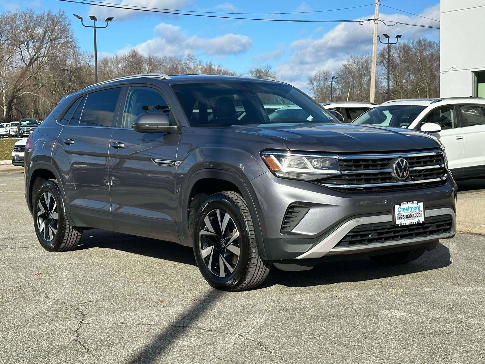 Certified 2022 Volkswagen Atlas Cross Sport SE image 2