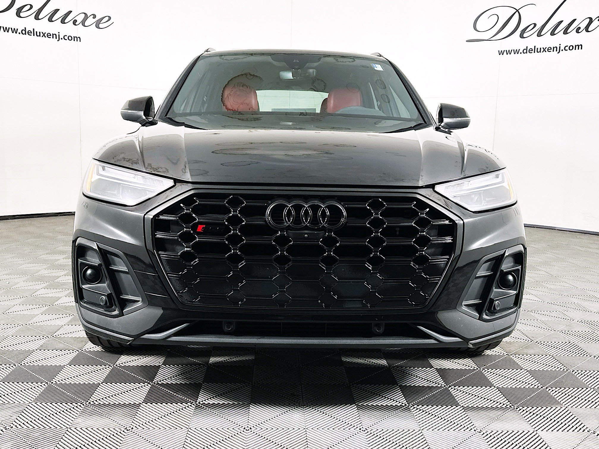 Used 2023 Audi SQ5 Premium Plus w/ Premium Plus Package image 2