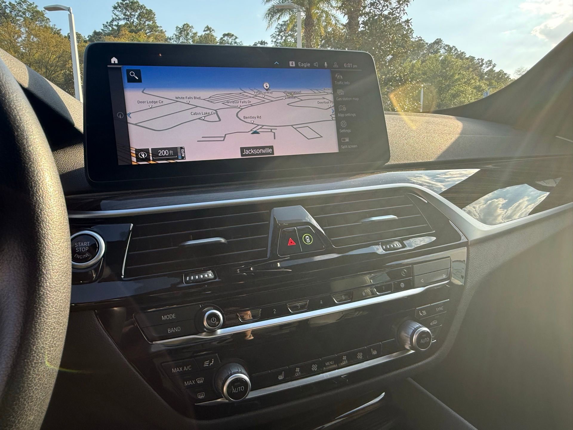 Used 2023 BMW 530e xDrive w/ Premium Package image 33