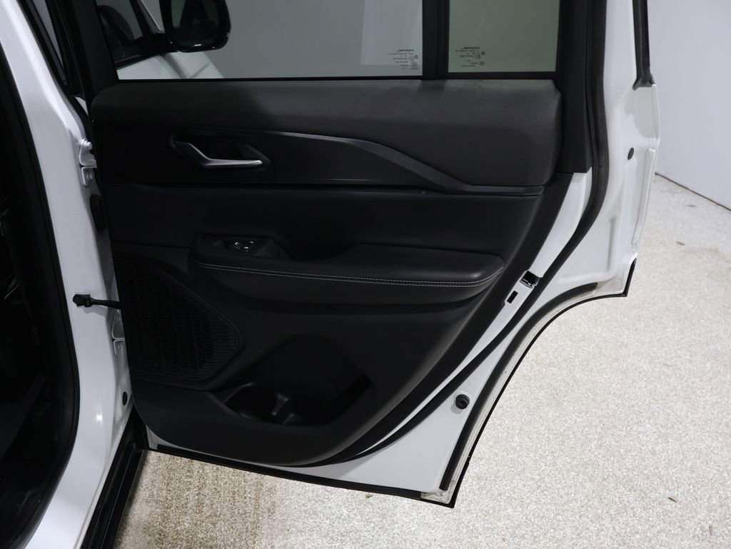 Used 2023 Jeep Grand Cherokee Altitude image 23