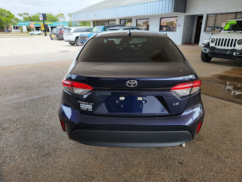 Used 2025 Toyota Corolla LE FWD image 5