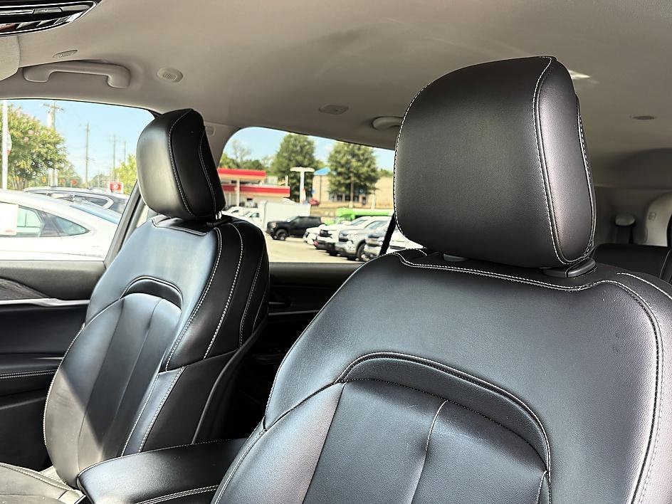 Used 2023 Jeep Grand Cherokee L Limited w/ Black Appearance Package AWD/4WD image 18