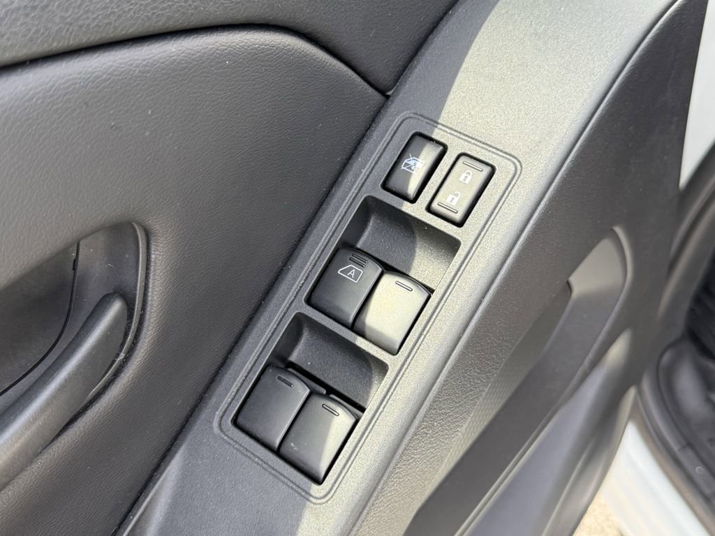 Used 2025 Nissan Frontier S image 11