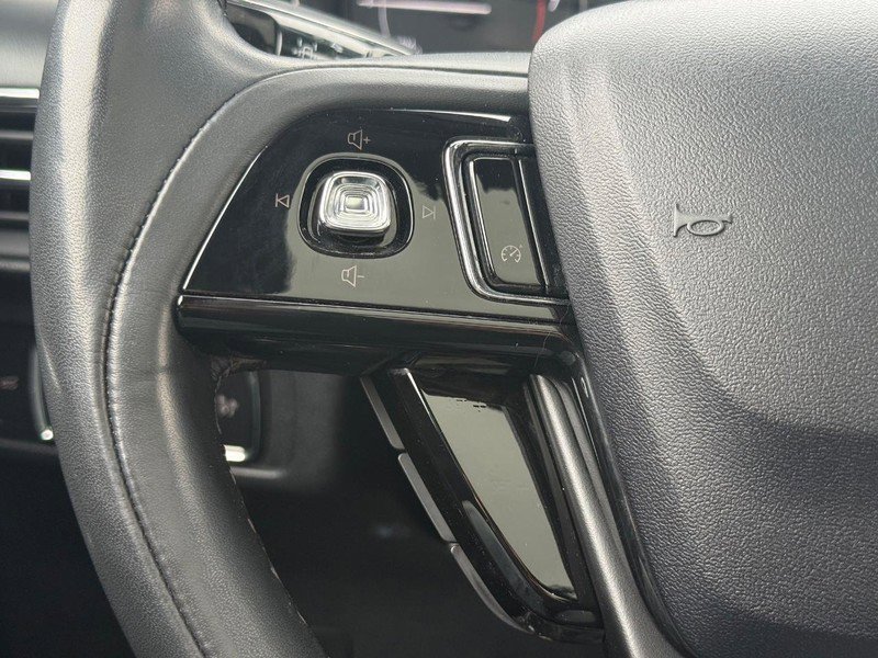 Used 2022 Lincoln Corsair AWD w/ Premium Package image 13