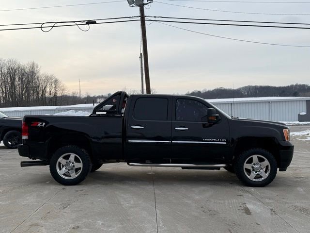 Used 2013 GMC Sierra 2500 Denali w/ Suspension Package, Off-Road image 18