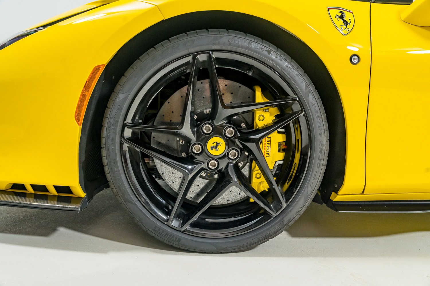 Used 2022 Ferrari F8 Tributo RWD image 22