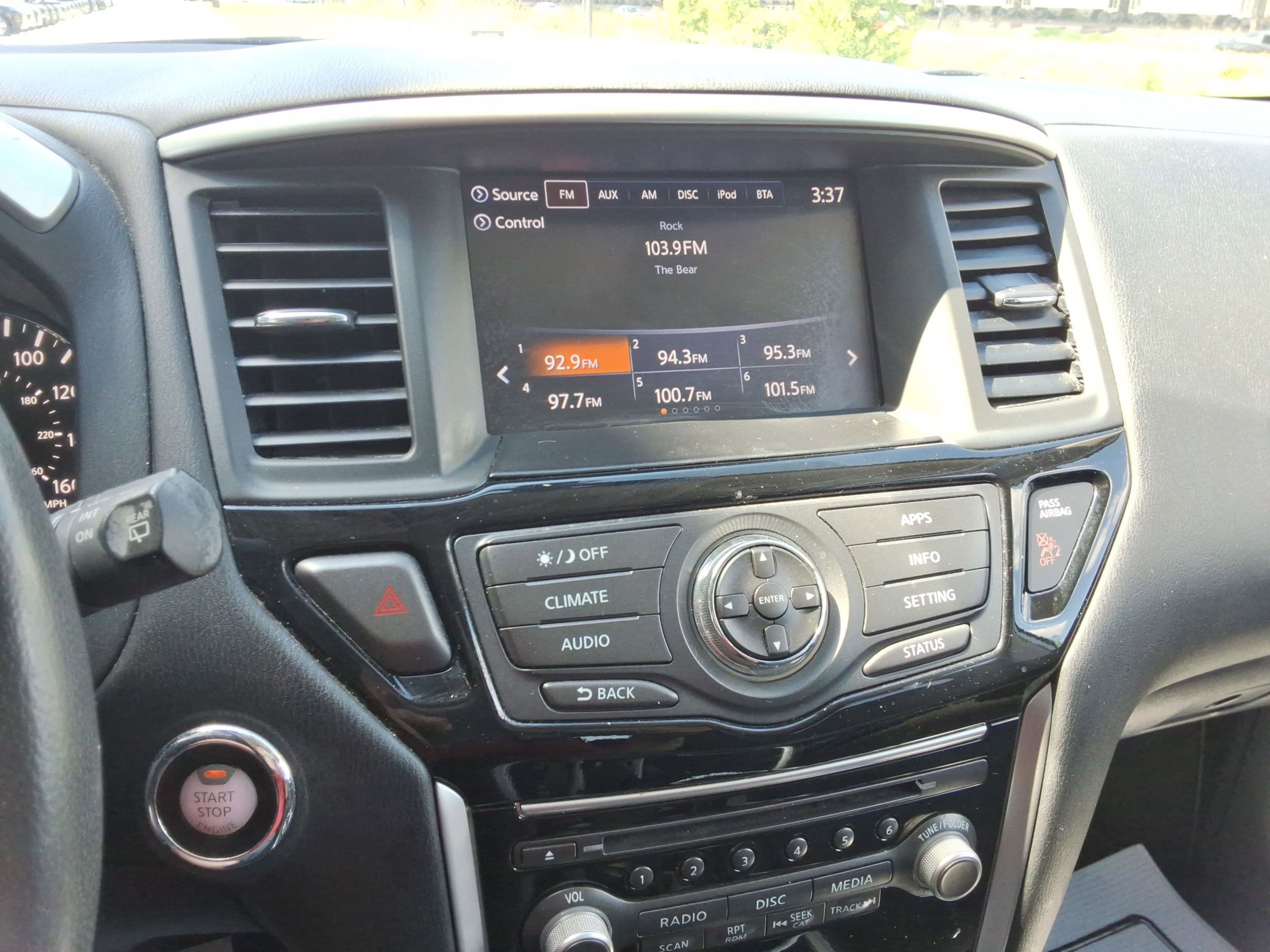 Used 2017 Nissan Pathfinder SV AWD/4WD image 15