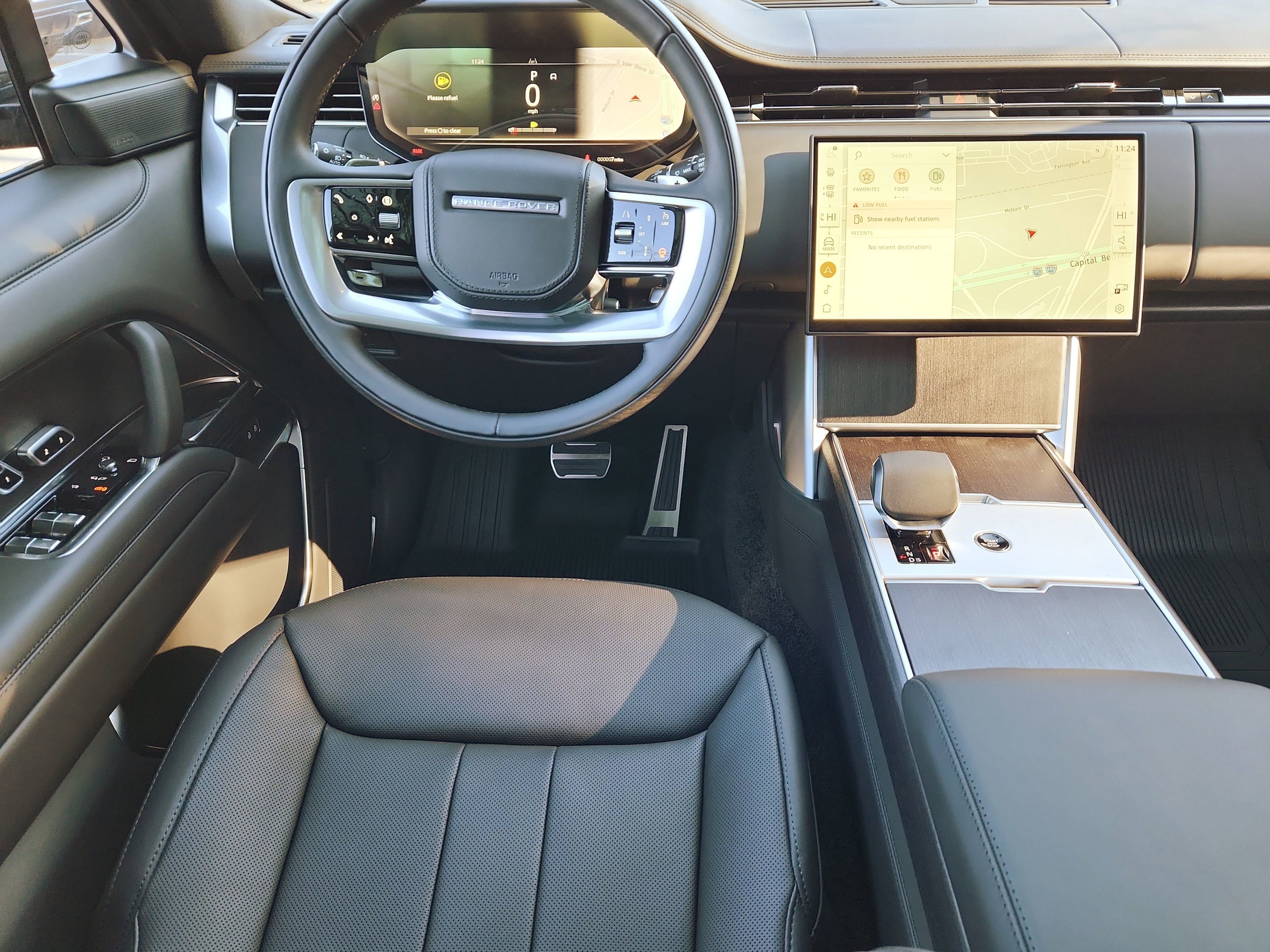 New 2025 Land Rover Range Rover Long Wheelbase SE image 4