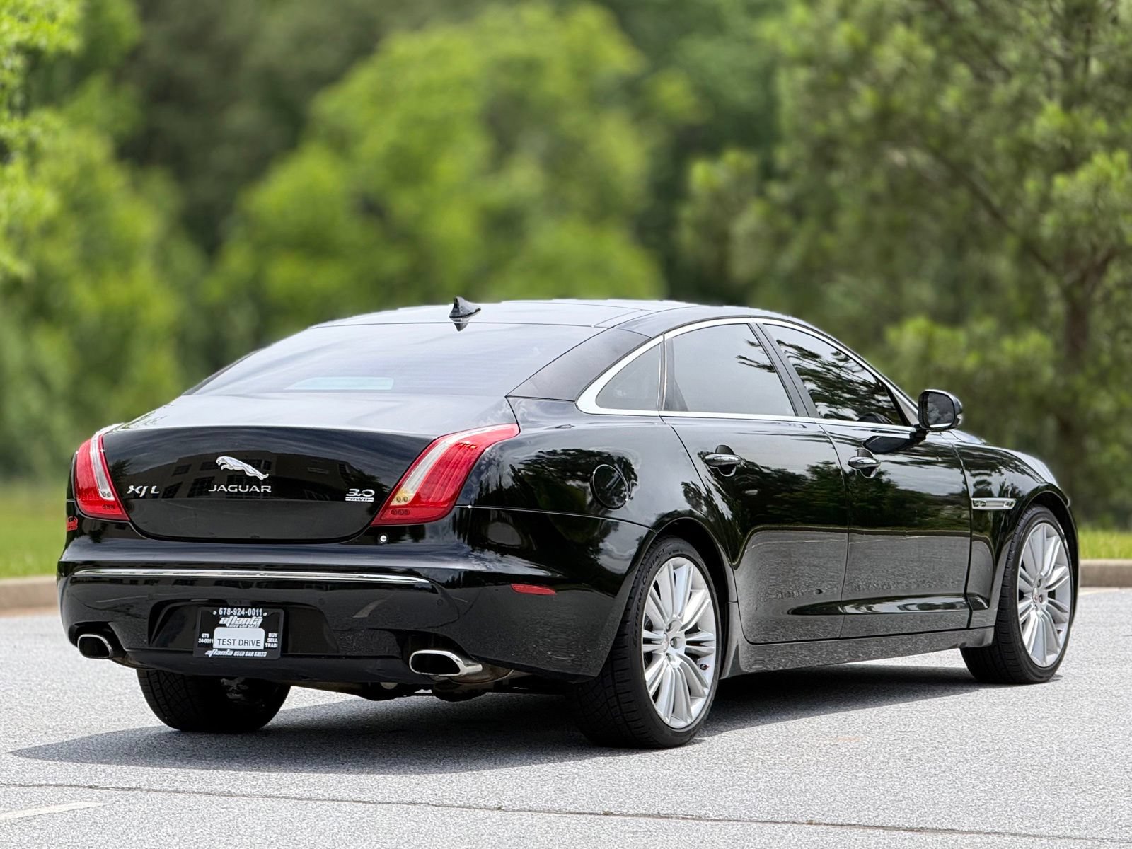 Used 2015 Jaguar XJ L Portfolio AWD/4WD image 11