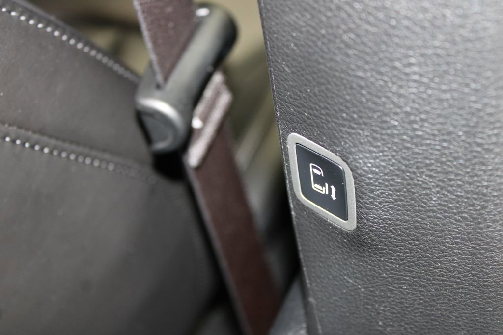 Used 2025 Chrysler Pacifica Select image 27