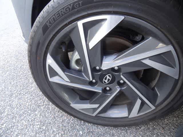Used 2025 Hyundai Elantra SEL FWD image 47
